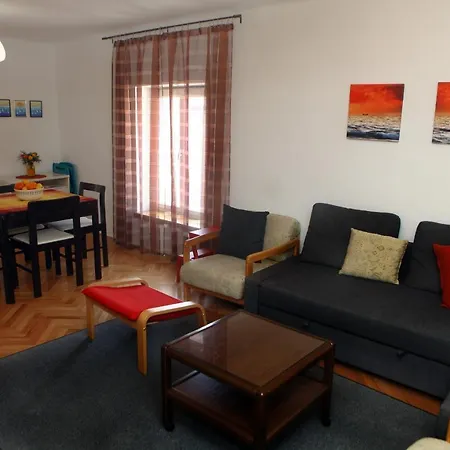 Prostoren Apartma V Srcu Pirana - Spacious In The Heart Of *