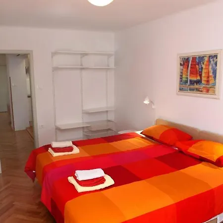 Prostoren Apartma V Srcu Pirana - Spacious In The Heart Of Lägenhet