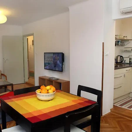 Apartman Prostoren Apartma V Srcu Pirana - Spacious In The Heart Of Piran