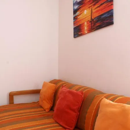 Spacious For 5 Pax Bg Apartment