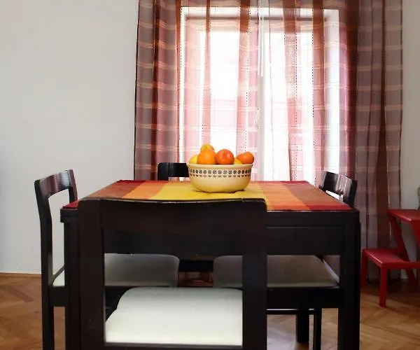 Spacious For 5 Pax Bg 公寓