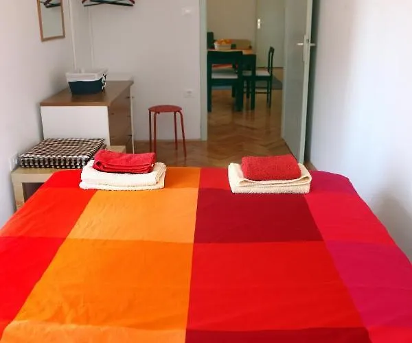 Spacious For 5 Pax Bg 公寓