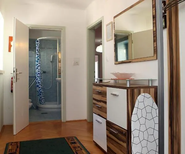 Spacious For 5 Pax Bg 皮兰