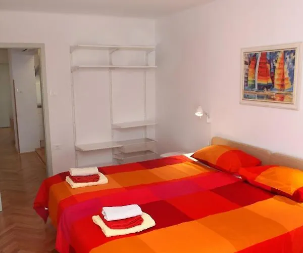 Spacious For 5 Pax Bg 公寓