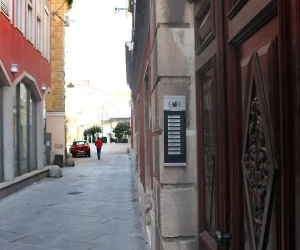 Spacious For 5 Pax Bg