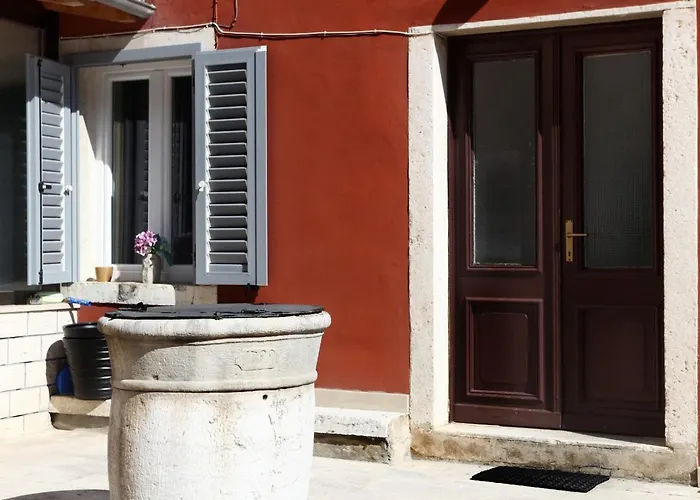 Spacious For 5 Pax Bg