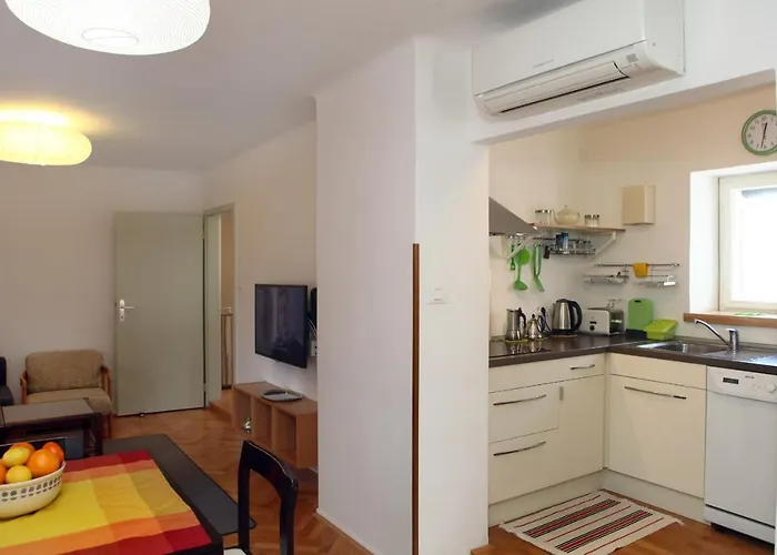 Spacious For 5 Pax Bg 公寓