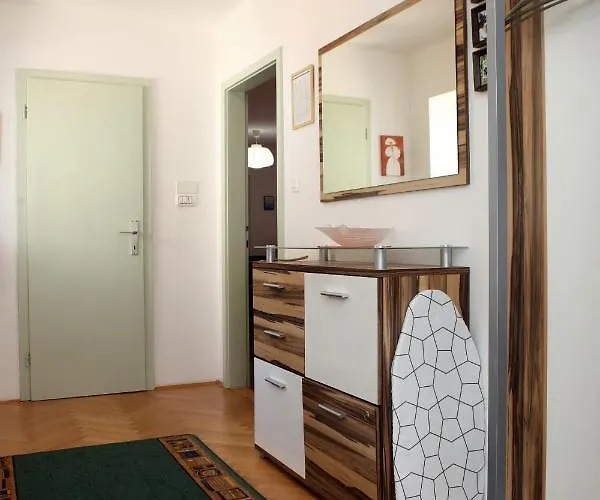 Spacious For 5 Pax Bg 皮兰