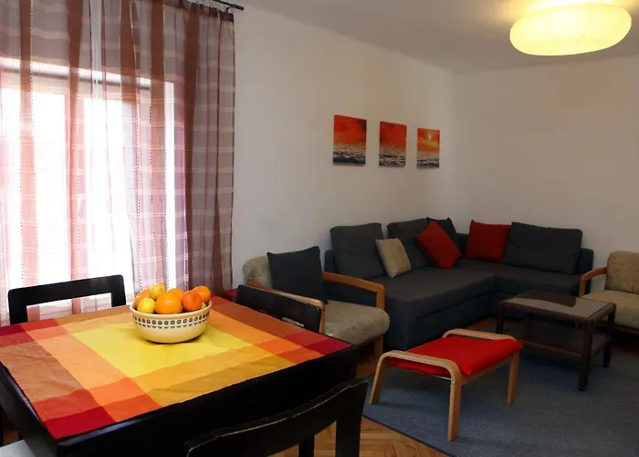 公寓 Spacious For 5 Pax Bg